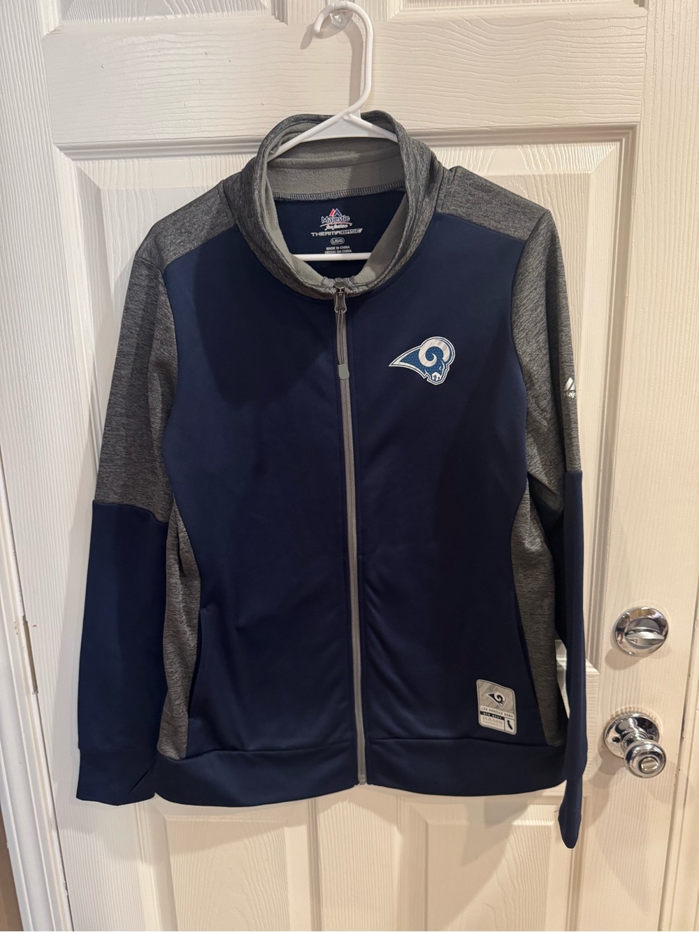 Majestic ladies, size, large Therma base jacket NFL, Rams,. Long Sleeves